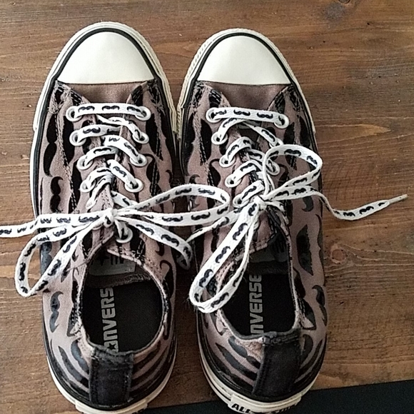moustache converse